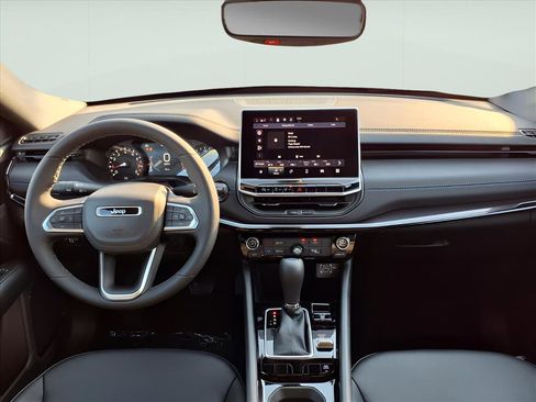 New 2026 Jeep Compass Latitude image 8