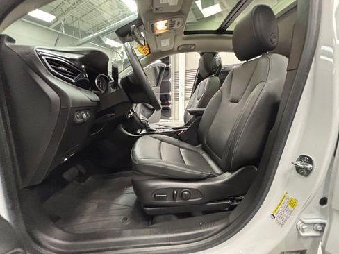 Used 2022 Buick Encore GX Essence w/ Experience Buick Package image 56