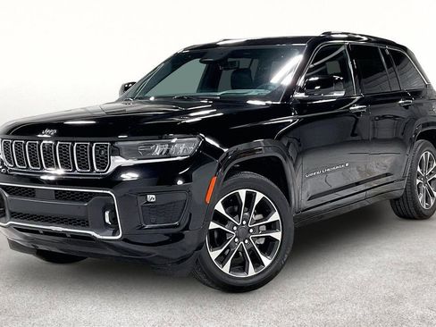 Used 2022 Jeep Grand Cherokee Overland w/ Adv Protech Group III AWD/4WD image 14