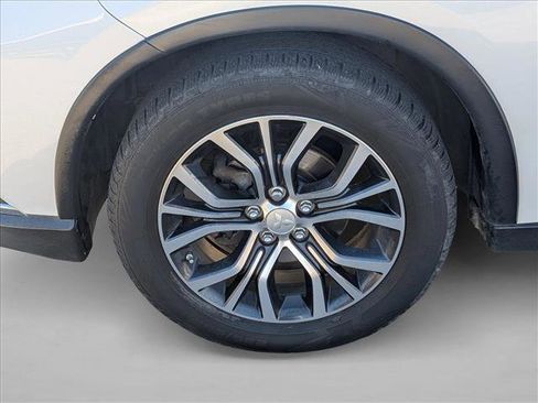 Used 2017 Mitsubishi Outlander GT image 9
