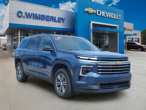 Used 2026 Chevrolet Traverse LT AWD/4WD image 1