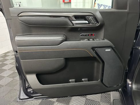 Used 2025 GMC Sierra 1500 AT4 w/ AT4 Premium Package AWD/4WD image 17