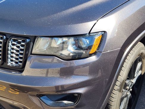 Used 2020 Jeep Grand Cherokee Altitude AWD/4WD image 5