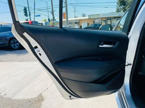 Used 2020 Toyota Corolla LE FWD image 20