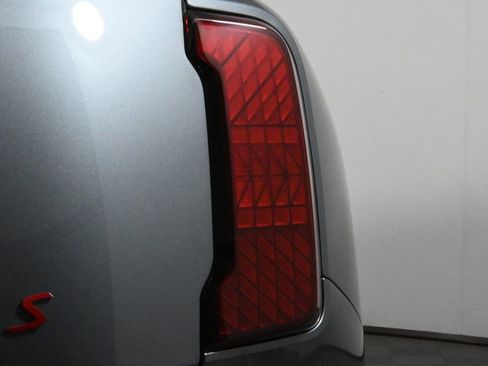 Used 2025 MINI Cooper Countryman S w/ Comfort Package Max image 13