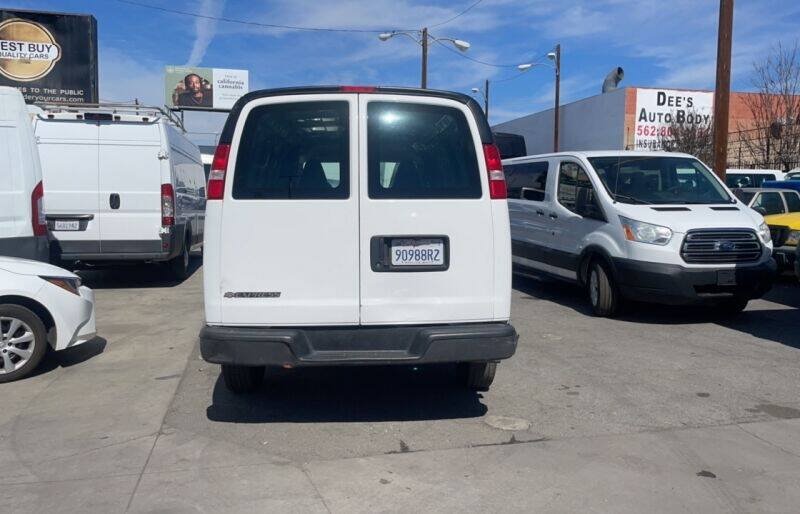 Used 2019 Chevrolet Express 2500 Extended w/ Driver Convenience Package RWD image 4