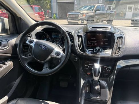 Used 2015 Ford Escape Titanium AWD/4WD image 18