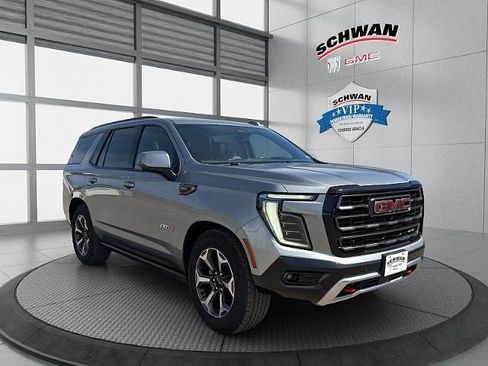 Used 2025 GMC Yukon AT4 Ultimate w/ LPO, Illumination Package AWD/4WD image 2