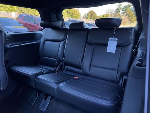 New 2025 Ford Expedition Platinum w/ Stealth Performance Package image 26