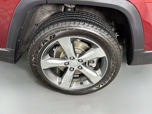 Used 2021 Jeep Grand Cherokee L Limited AWD/4WD image 39