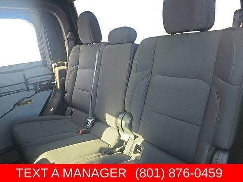 Used 2023 Jeep Gladiator Sport AWD/4WD image 16