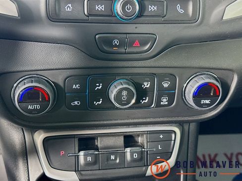 Used 2023 GMC Terrain SLE w/ Driver Convenience Package AWD/4WD image 16