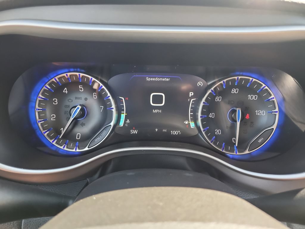 New 2027 Chrysler Pacifica Select w/ Family Tech Group FWD image 34