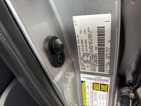 Used 2025 Toyota Tundra Limited image 30