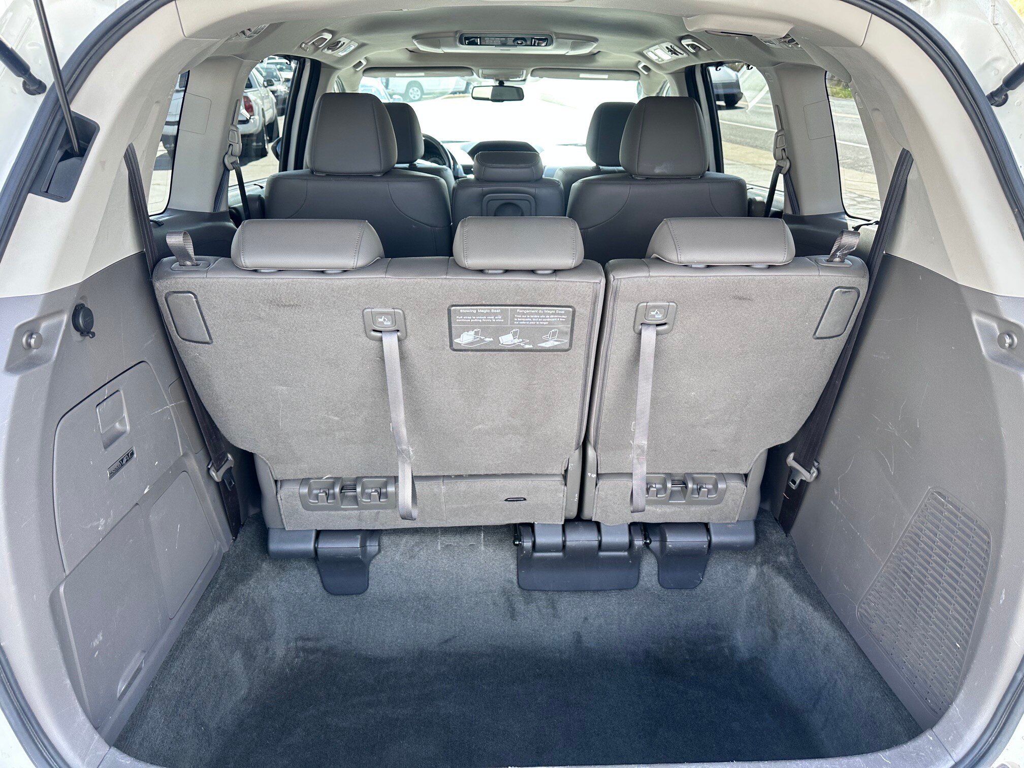 Used 2016 Honda Odyssey Touring Elite image 9