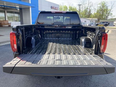 Used 2022 GMC Sierra 1500 SLT w/ SLT Convenience Package image 11