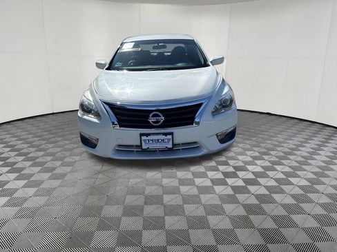 Used 2013 Nissan Altima 2.5 SV FWD image 2