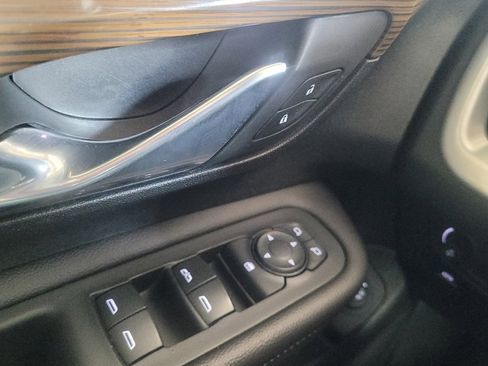 Used 2019 GMC Terrain SLE w/ Driver Convenience Package FWD image 27
