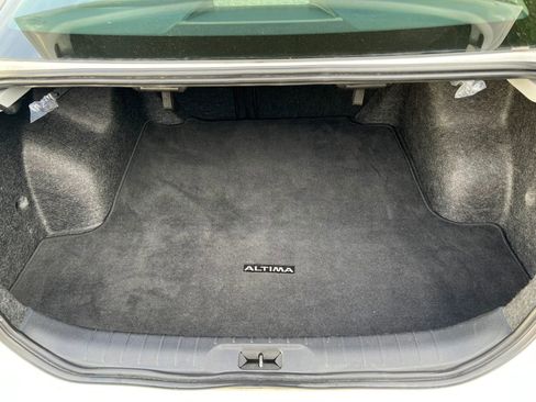 Used 2024 Nissan Altima 2.5 SR image 10