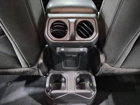 Used 2022 Jeep Gladiator Sport AWD/4WD image 17