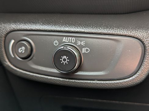 Used 2021 Chevrolet TrailBlazer LS AWD/4WD image 16