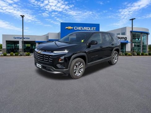 Used 2026 Chevrolet Equinox LT w/ Convenience Package II AWD/4WD image 3