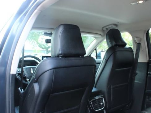 Used 2023 Lincoln Nautilus AWD w/ Premium Package image 32