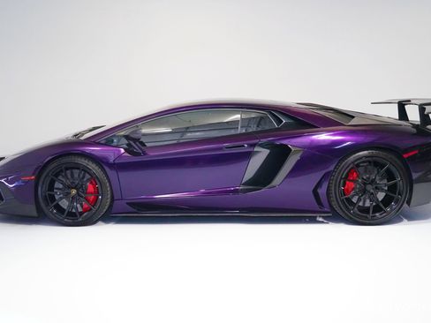 Used 2015 Lamborghini Aventador LP 700-4 image 5