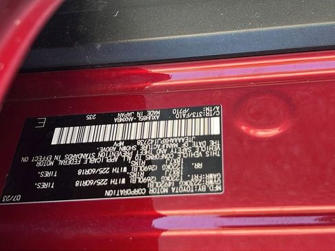 Used 2023 Toyota Venza LE AWD/4WD image 25