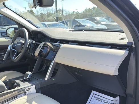 Used 2025 Land Rover Discovery Sport S image 16