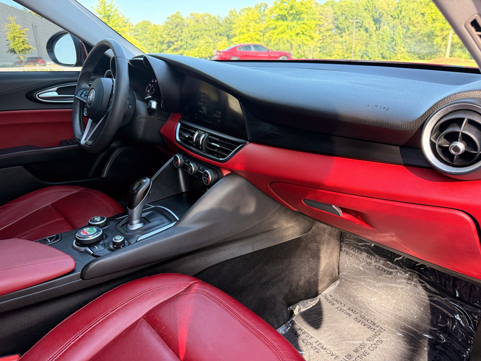 Used 2017 Alfa Romeo Giulia AWD image 24
