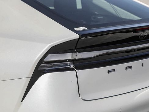 New 2026 Toyota Prius Plug-In Hybrid FWD image 9