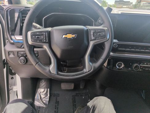 Used 2023 Chevrolet Silverado 1500 LT AWD/4WD image 13