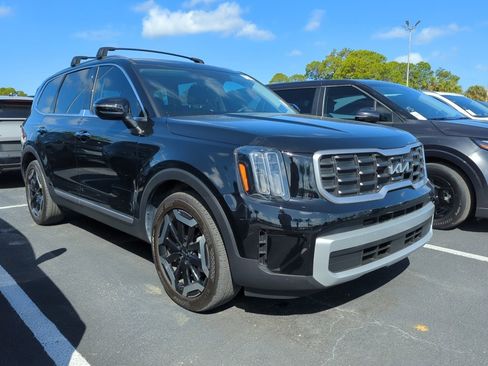 Certified 2024 Kia Telluride S image 1