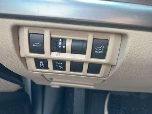 Used 2016 Subaru Outback 2.5i Limited image 6