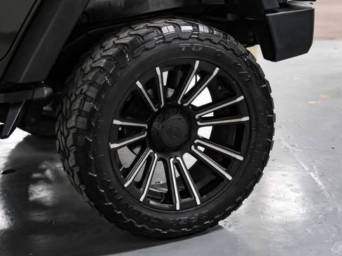 Used 2016 Jeep Wrangler Unlimited Rubicon w/ Connectivity Group image 45