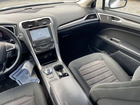 Used 2019 Ford Fusion SE FWD image 15