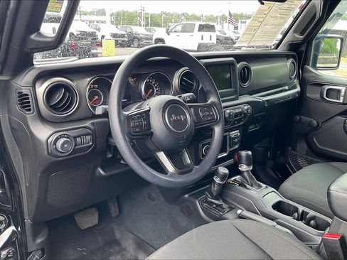 Used 2022 Jeep Wrangler Sport AWD/4WD image 17