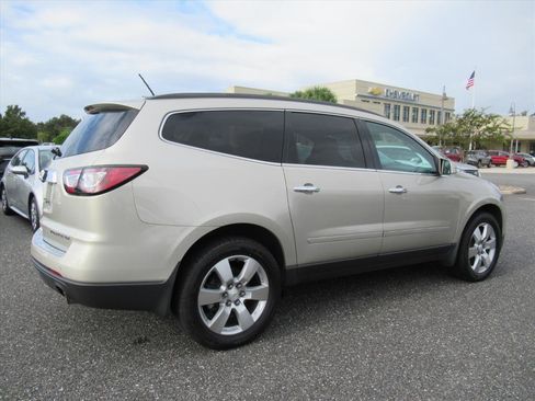 Used 2014 Chevrolet Traverse LTZ image 6