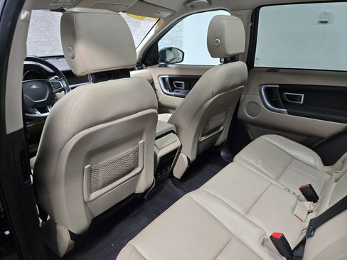 Used 2019 Land Rover Discovery Sport HSE image 32