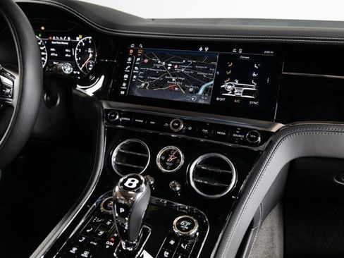 Used 2021 Bentley Continental GT V8 image 18