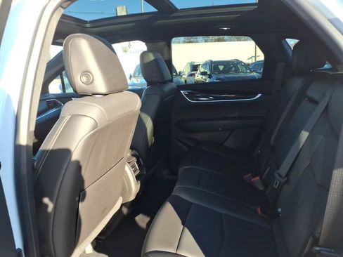 Certified 2024 Cadillac XT5 Premium Luxury w/ LPO, Floor Liner Package AWD/4WD image 17