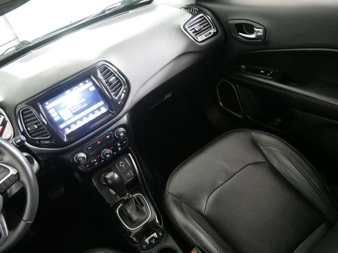 Used 2019 Jeep Compass Limited AWD/4WD image 11