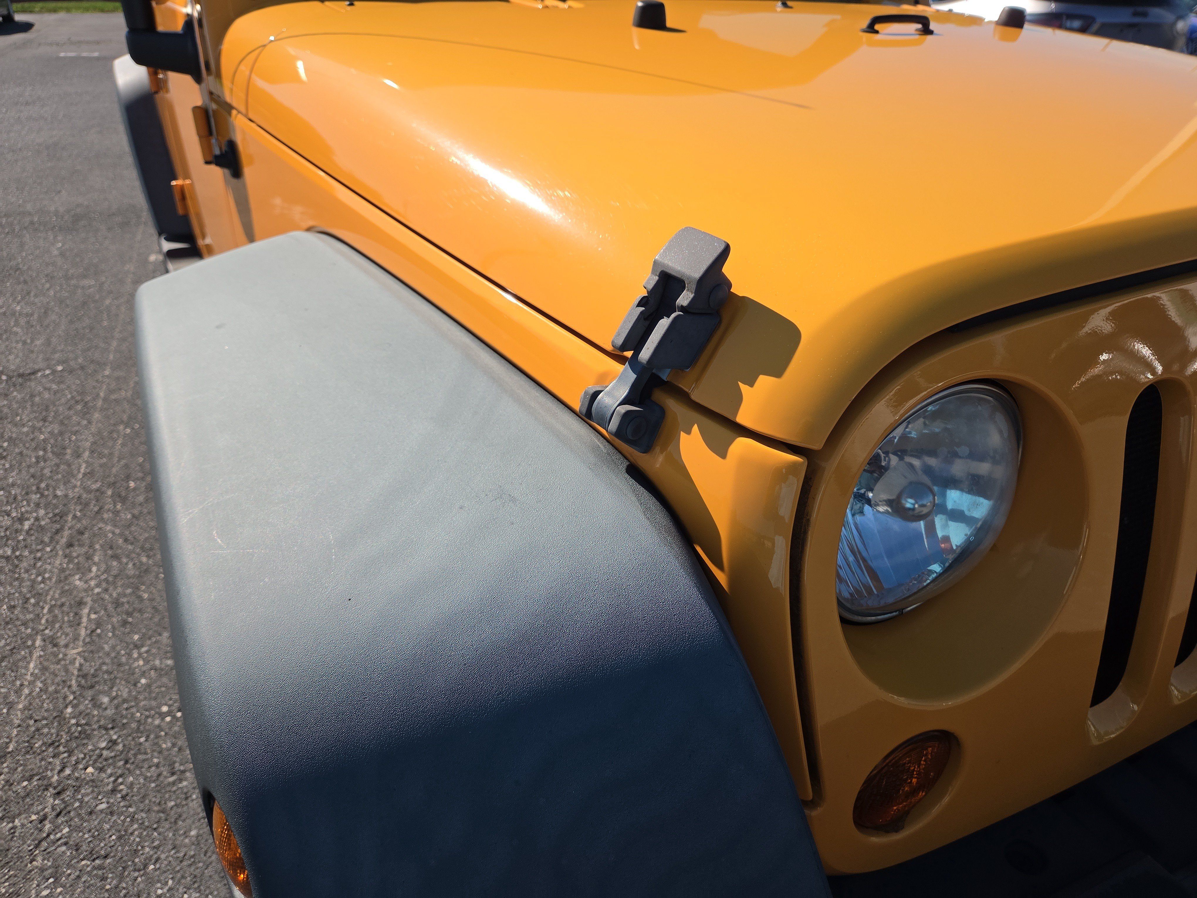 Used 2012 Jeep Wrangler Unlimited Sport AWD/4WD image 19