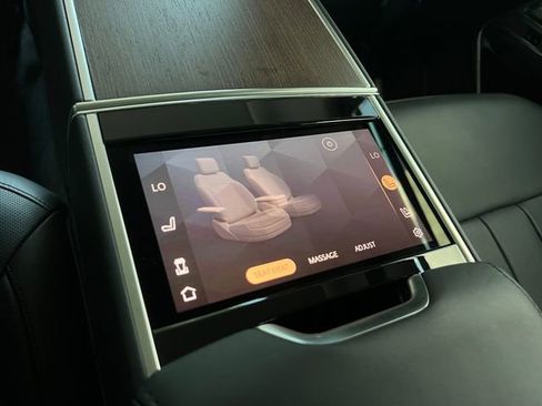 Used 2024 Land Rover Range Rover Long Wheelbase Autobiography image 23