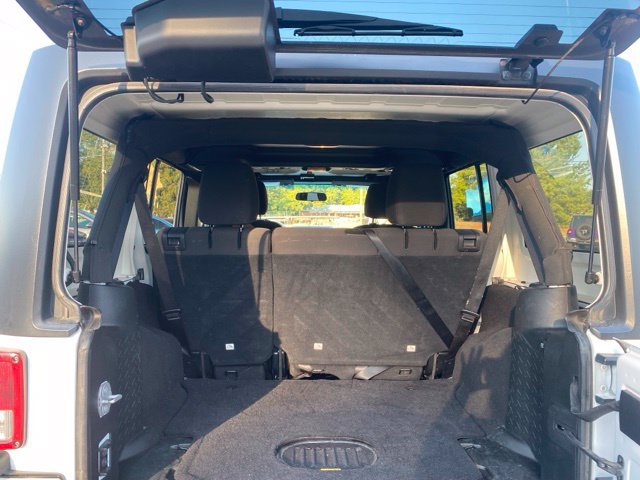 Used 2018 Jeep Wrangler Unlimited Sport w/ Connectivity Group AWD/4WD image 17