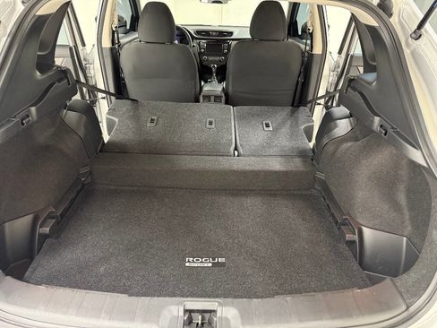 Used 2022 Nissan Rogue Sport S image 54