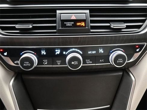 Used 2021 Honda Accord EX image 3