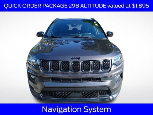 Used 2023 Jeep Compass Latitude AWD/4WD image 3