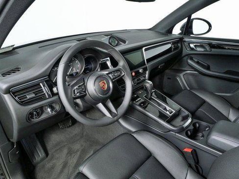 New 2026 Porsche Macan AWD/4WD image 4